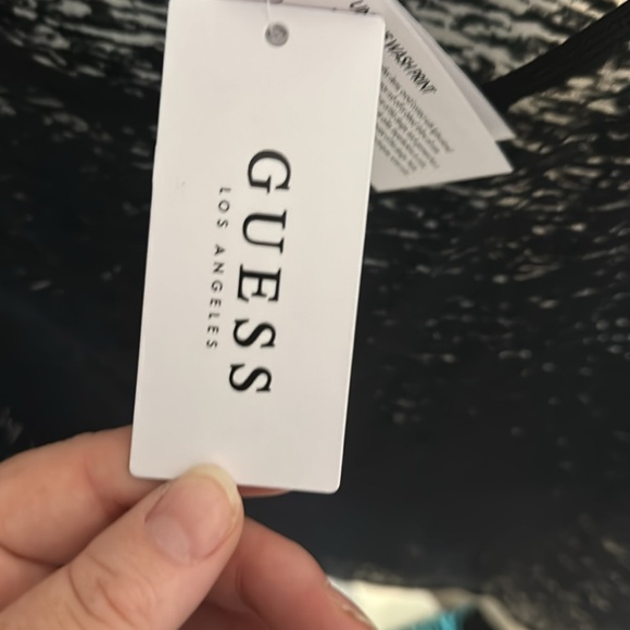 NWT Guess SS waves burnout tee size M - Picture 3 of 8